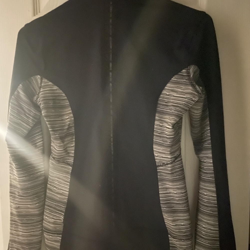 Lightweight running jacket - Picture 5 of 5